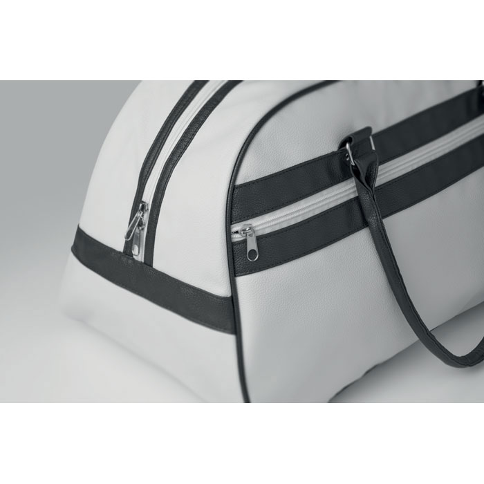 NOSTALGIC – PU sports bag with a 21.5L capacity